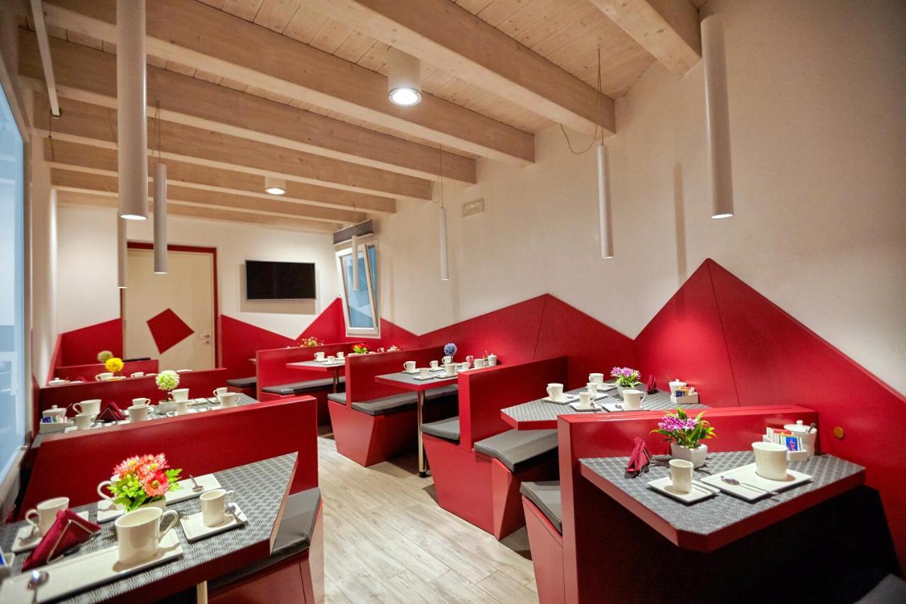 Hospitality Hotel Палермо Экстерьер фото